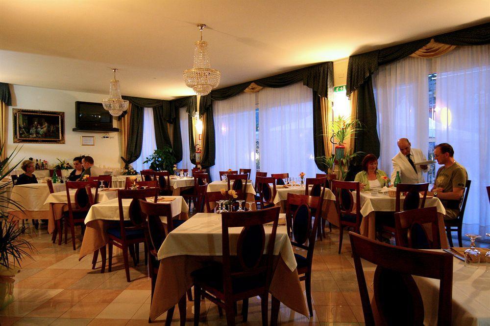 Hotel Royal Bosa Restaurant billede
